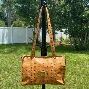 MCM Visetos tote bag w/ zip top closure